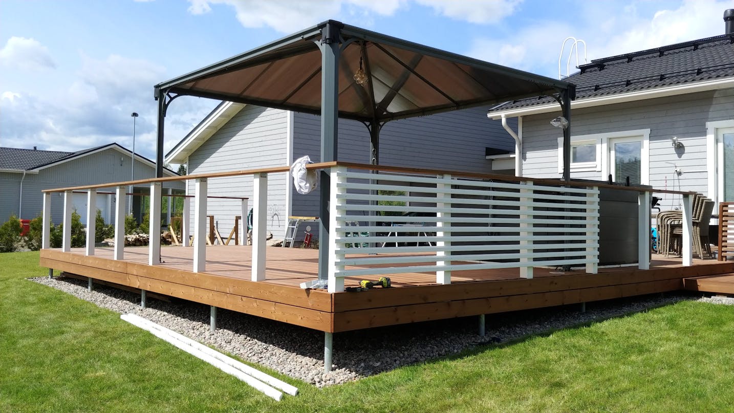 Udvidelse af terrasse med overdækning Udvidelse af terrasse med overdækning